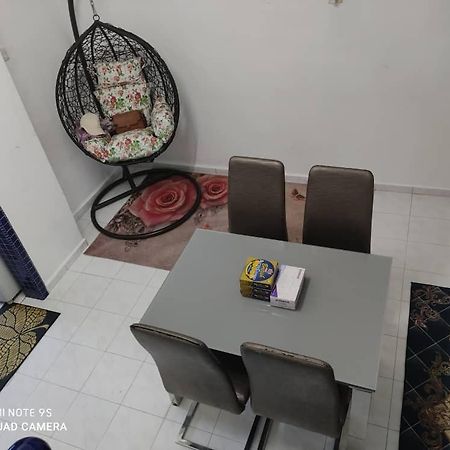 R&R Homestay Simpang Renggam ภายนอก รูปภาพ